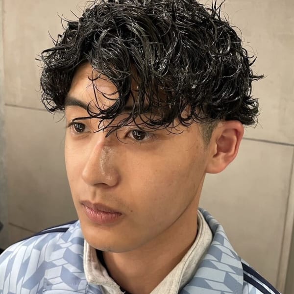 【Hair CUT+パーマ¥7980~】フェード(刈り上げ)スタイルなどスタイリッシュな仕上がりに。|THIS IS BARBER