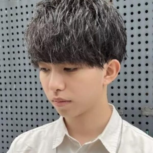 トレンドを抑えるのは当然。豊富な経験と知識で魅せるヘアデザインに。デキるオトコの身だしなみ。|THIS IS BARBER