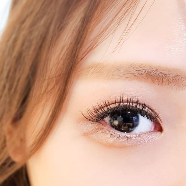 まつ毛に優しいマツエクが受けられるサロン|まつげと眉毛の専門店【Lutena】
