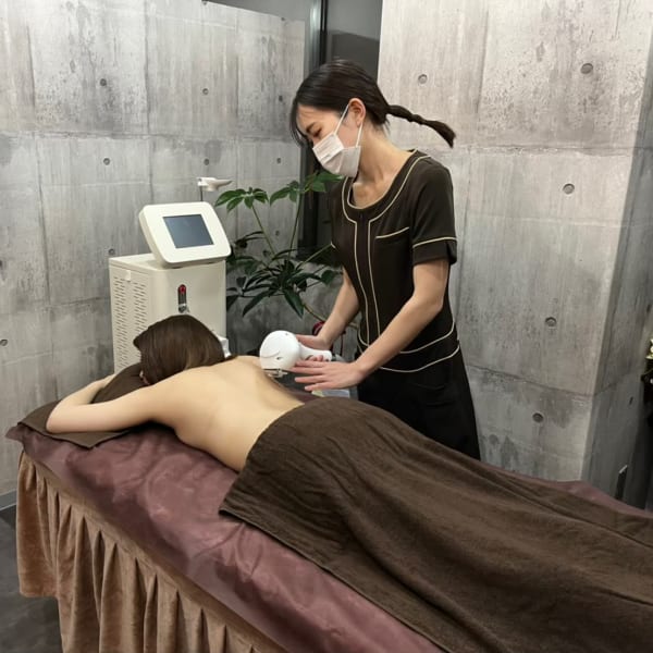 ~不安と緊張が入り混じる初めての脱毛…丁寧な対応とリラックス空間で安心して施術を受けられました~|MIRAN OSAKA