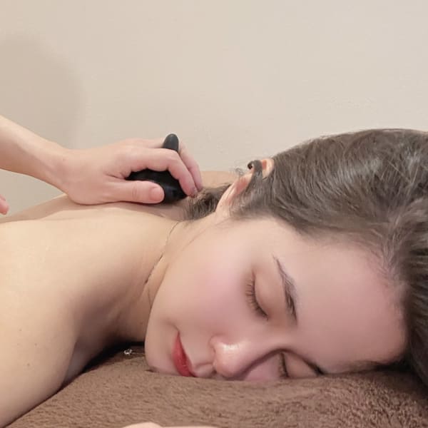 ホットストーン|lia privatesalon