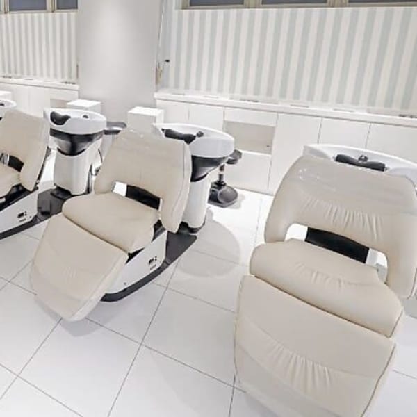 リラクゼーション効果のあるシャンプー台|NYNY なんば道頓堀店