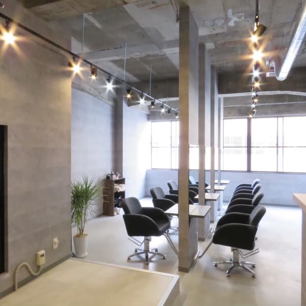 《ワンランク上の褒められヘアに♪》扱いやすさ◎磨かれたカット技術でワンランク上のヘアに♪|_WHITE 静岡店