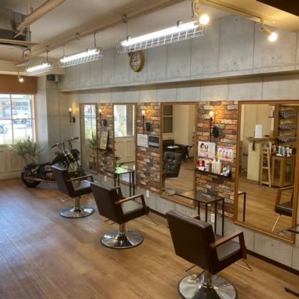 ◎店内はカフェ風の居心地良い空間～フルフラットのシャンプー台なのでリラックスしてもらえます♪|Torte