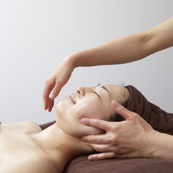 【潤い肌作りコース】人気のフェイシャルメニュー◎ツヤ・潤いたっぷりのツルンとしたモチ肌が実現★★|defi 梅田茶屋町店