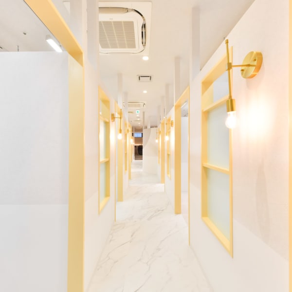 《華やかさUP》好評♪オシャレにカラーチェンジ！トレンドカラーなど幅広いカラーバリエーションが魅力☆|tocca hair&treatment 三宮ANNEX