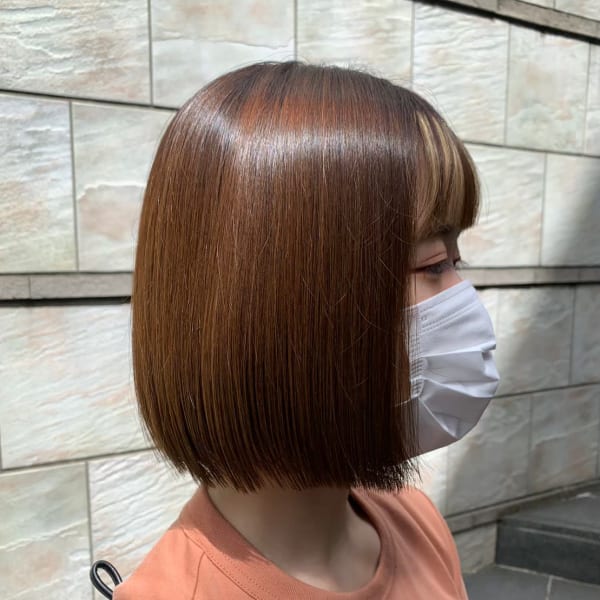 切りっぱなしの肩上ボブ|INSOLITE BEAUTE