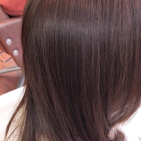 『カラーエステ』カラーと同時に髪に必要な栄養分を補給◎繰り返すたび、潤い艶々のまとまりやすい髪質に☆|Byh