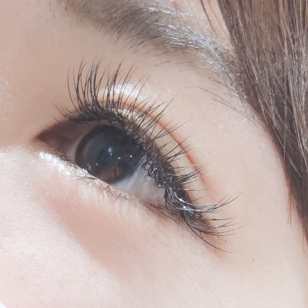 《パッチリ目元が叶う♪》好評♪♪【フラットラッシュ】華やかさUPでフサフサのまつげに☆|MaRuku Hair Salon