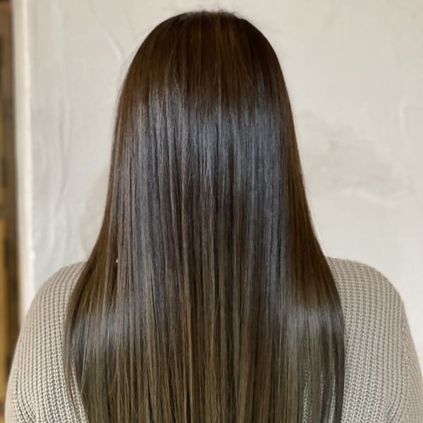 《髪質改善》ダメージを集中的にケア◎厳選トリートメントで潤いあふれるツヤツヤな髪へと仕上げます♪|jolie fille 高石店