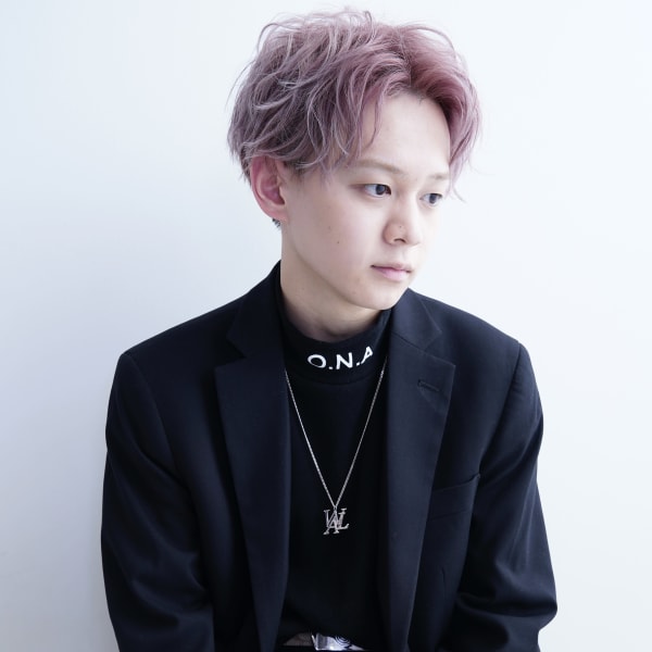 ダブルカラーが得意なスタイリスト多数在籍|NYNY なんば道頓堀店