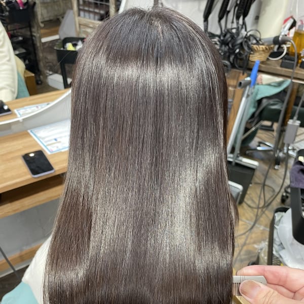 輝くツヤが出る、毛先が不自然にハネない縮毛矯正☆一度体験してみてください！|髪質改善酸性縮毛矯正専門店CUORE