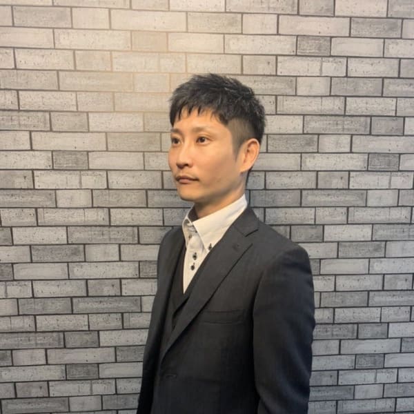 ビジネススタイルからカジュアルスタイルまで◎磨かれたカット技術でワンランク上のヘアスタイルに!!|One Hair