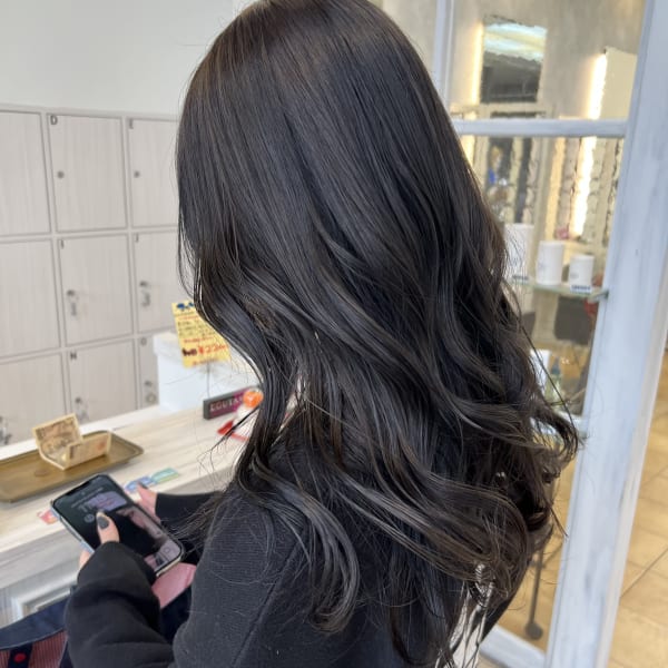 指通りなめらか♪【厳選トリートメント】うる×ツヤ◎潤いあふれる艶やかヘアへと仕上げます♪|ヘアーアンドメイク クリスタルマジック 本店