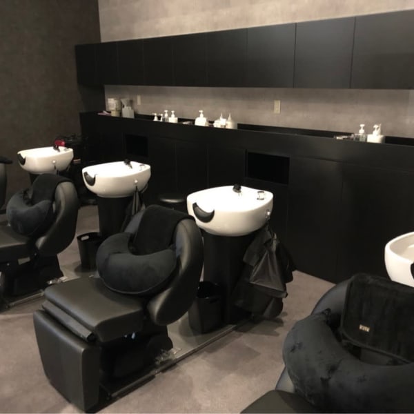 《うる×ツヤ》良質な薬剤を厳選☆こだわりトリートメントで潤いあふれる艶やかヘアへと仕上げます♪|_WHITE 鳳店