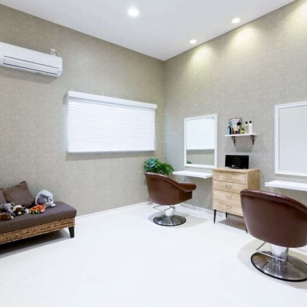 子どもと一緒に通える♪ファミリールームや駐車場も完備☆周りを気にせず、ゆったりとしたサロンタイムを♪|CAPA south 春日・大野城店