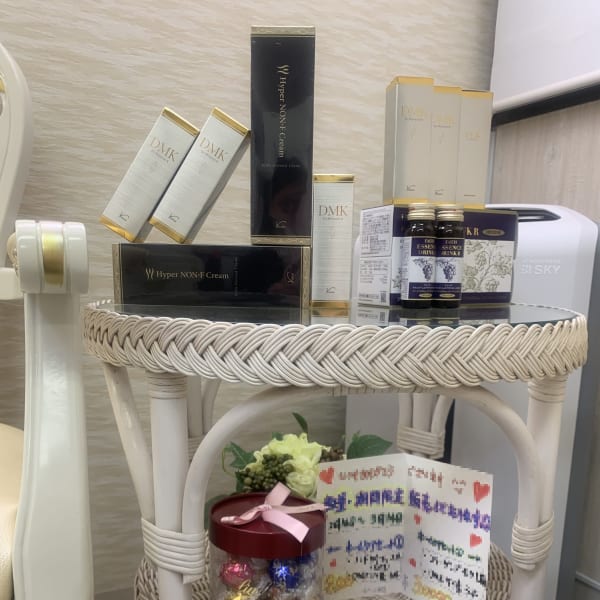 《ツヤ肌が叶う》毛穴洗浄＋ポレーション導入（生コラーゲン） 60分オトナ女性を憧れのうるつや素肌に！|痩身 小顔専門店 AMINAS渋谷店