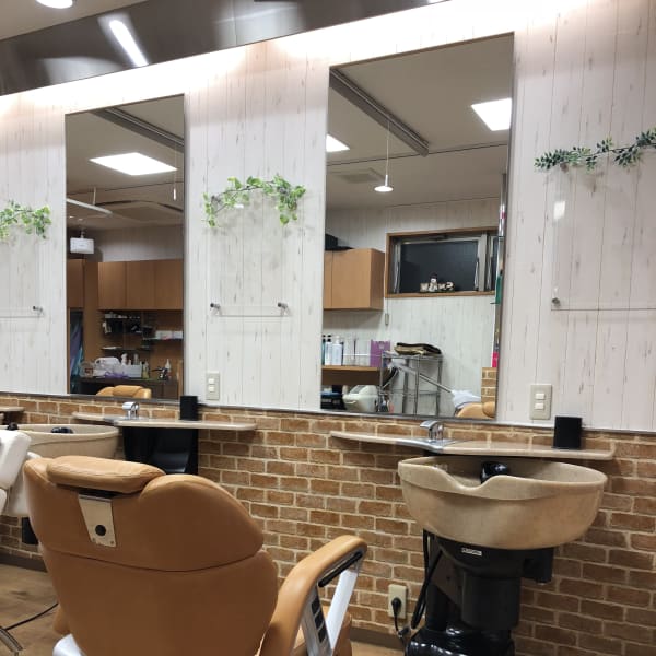 グググッと頭皮をもみほぐすヘッドスパで血行改善♪疲れもスッキリ☆健康的な自分に！！|Cure Hair