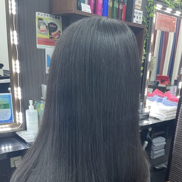 縮毛矯正でうねり、ぼわつきのない美しい艶髪ストレートに！|salon de courage