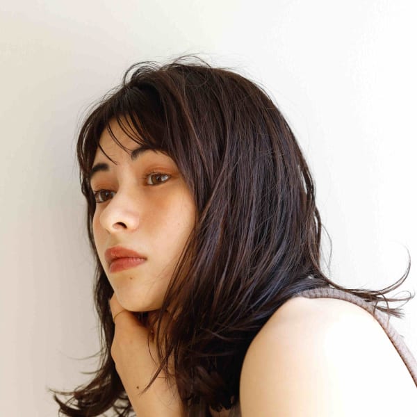 陽の光に照らされて透明感が際立つあなただけの色。巧妙かつ繊細なレシピがあなたの髪を上質に彩る。|nico