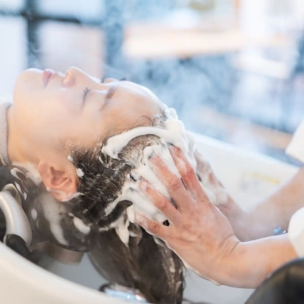 【夏に気になる頭皮トラブル…ご褒美やストレス解消に♪】髪質改善！頭皮環境改善に癒しのヘッドスパ★|PROGRESS 中野店