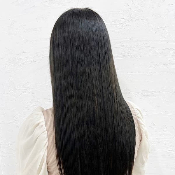 《持続性◎》オススメ☆こだわりトリートメントで潤いあふれる艶やかヘアへと仕上げます♪|charites fam