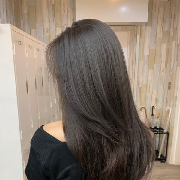 《秋田駅☆》*白髪ぼかしハイライト*気になる白髪も上品×お洒落に。伸びても目立ちにくい技術で…|newi hair&treatment 秋田