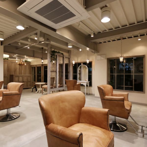 扱いやすさ◎【小顔デザインカット】いつでもオシャレに！ワンランク上の褒められスタイルを実現します♪|Lolonois 豊中