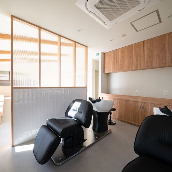 好評♪♪【ベーシックスパ】自慢のヘッドスパ◇頭皮を改善して、元気な髪へとサポートいたします!!|UTUT