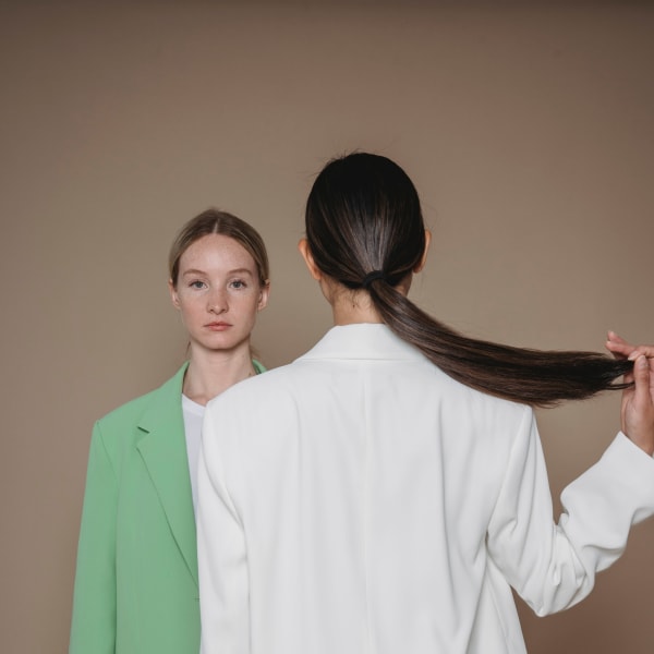 30代、40代の働く女性応援キャンペーン。 合言葉は自己申告で 「小悪魔の水」です。|CROCO