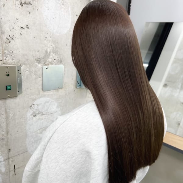 縮毛矯正・ストレートが得意なサロン|【ヘアケア特化型サロン】newi 天王寺