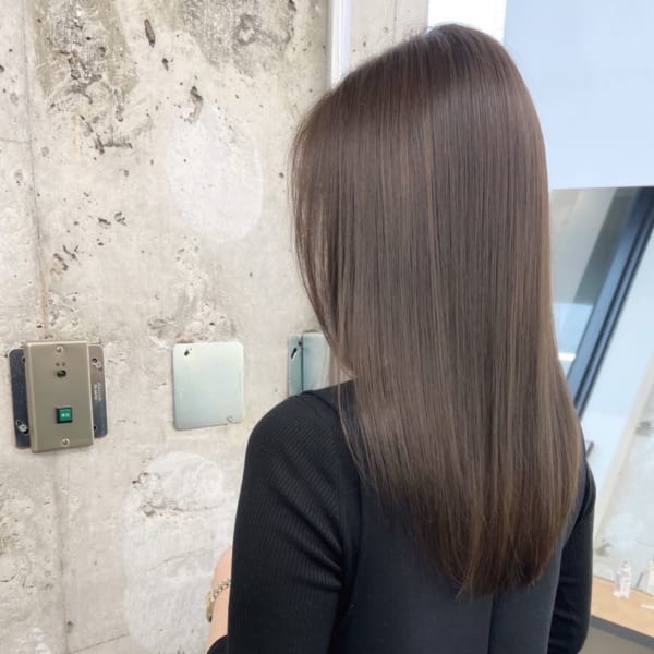 ファーストグレイカラー・白髪カバーが得意なサロン|【ヘアケア特化型サロン】newi 天王寺