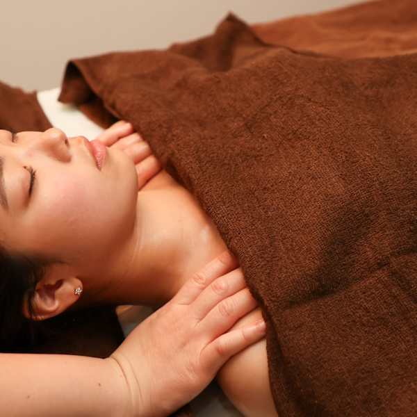 オススメ☆【アーユルヴェーダ薬草オイルトリートメント】自慢のテクニックであなたのキレイをサポート♪|アーユルリラクゼーションサロン cottonflower