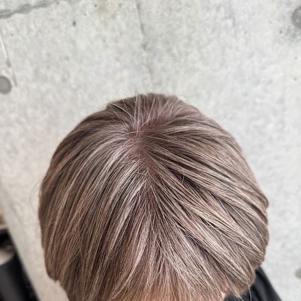 大人女性最大の敵である白髪を最新のカラー技術『脱白髪染めカラー』でデザインに変えます♪白髪ぼかしも◎|sweep 平尾
