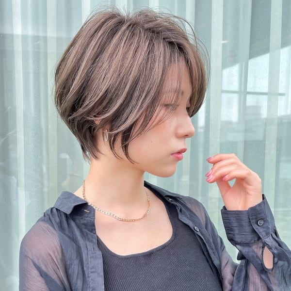 【前髪で悩む全ての方へ】大人の【肌見せバング】で小顔に印象UP!!匠の技術でこんなに印象は変わる…|&STORIES