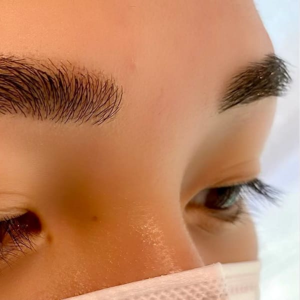 オススメ☆【アイブロウスタイリング】第一印象UP♪プロの手技で美しいラインの眉毛に導きます♪|Choupinet by Arbre et chimie