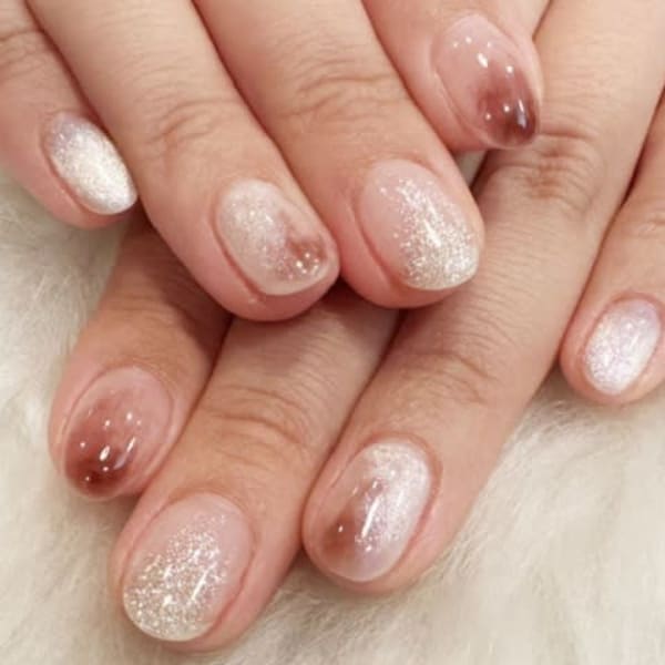 流行りのニュアンスネイル♪|自爪を削らないパラジェル導入店〔ファッシーナ〕