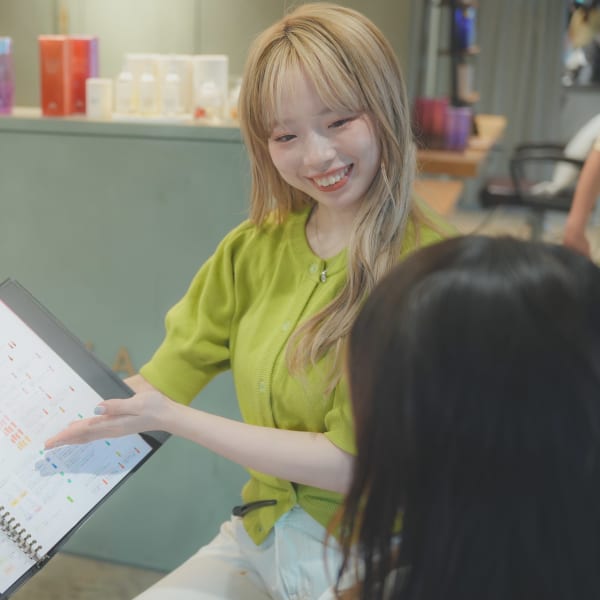 Aujuソムリエが年齢と共に変化した髪やカラーダメージなど、丁寧なカウンセリングで美髪に導きます|TONUKOA RUA