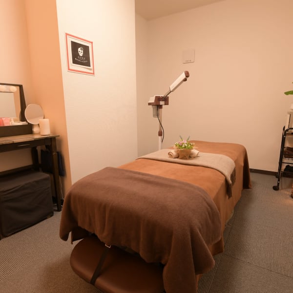 姿勢改善◎【骨盤矯正】身体の歪みを整え、コリを改善して日々の生活を楽にしませんか？|小顔&美容整体サロン 美coco