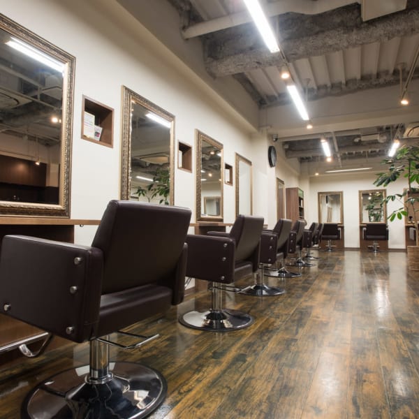 オススメ☆【ヘッドスパ整頭術】自慢のヘッドスパ◇頭皮を改善して、清潔な髪へと徹底ケアいたします!!|graphy銀座