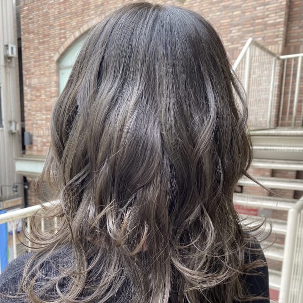 《あなたが輝くカラー☆》オフィスでもプライベートでも自然に馴染む色味に♪オシャレにカラーチェンジ!|naggy