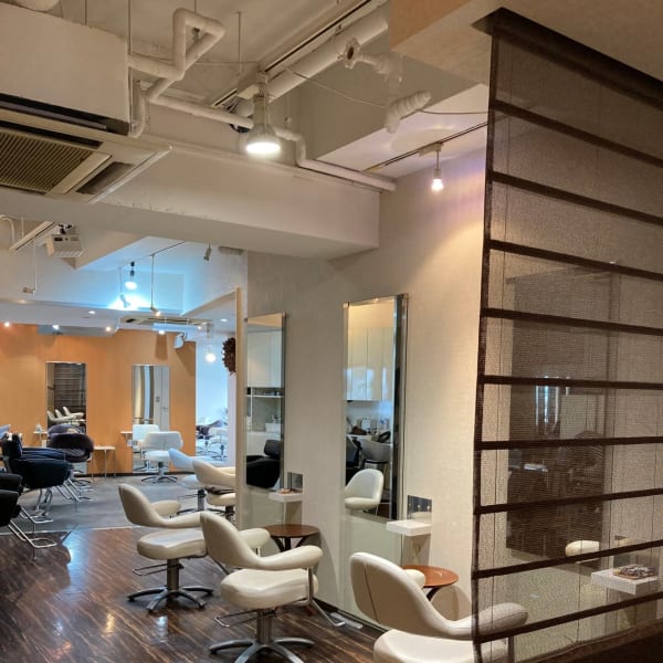 《頭皮スッキリ♪》グググッと頭皮をもみほぐすヘッドスパで血行改善♪疲れもスッキリ☆健康的な自分に!|naggy