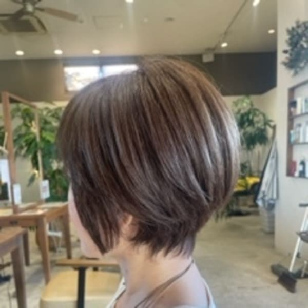 【ステップボーンカット技術】小顔補正立体カット|DAM hair garden