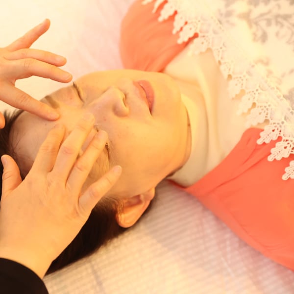 《疲れをリセット》インド式ドライヘッドスパ◆オールハンド◆クセになる気持ちよさをご体感ください！|チャンピサージ体験サロンRoseHouseRumi