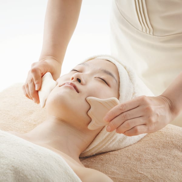 大好評のフェイシャルエステ☆お買い物帰りやお仕事帰りのオトナ女性を憧れのうるつや素肌に！！|彩さ美大洲店