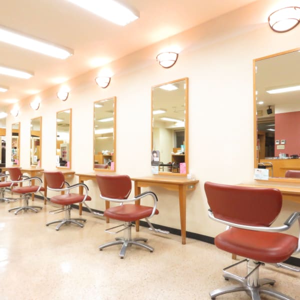 ヘッドスパが自慢のサロン|CLAIR