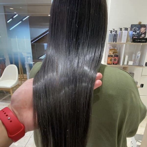 デザインカラーが得意なサロン|Brown