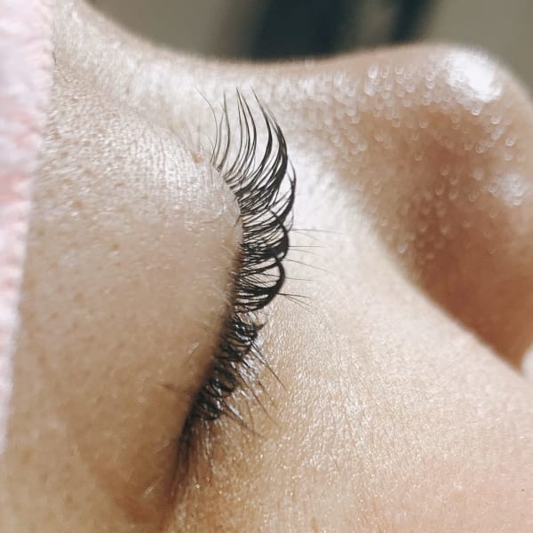 ゴージャスな目元～上品ナチュラルまで♪【フラットラッシュ】ワンランク上の目元を引き出します☆彡|マツエクサロンMijoca