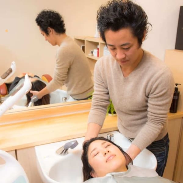 元スポーツ選手の手がける自慢のヘッドスパ|TOMOYUKI WORKS