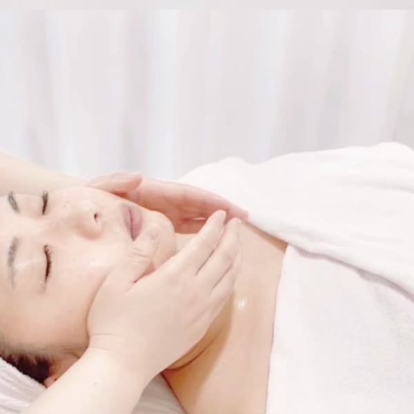 《オールハンドフェイシャルエステ60分》お悩み改善◆ツヤ・潤いたっぷりのツルンとしたモチ肌に♪|サロン ド フルベール 常滑青海店